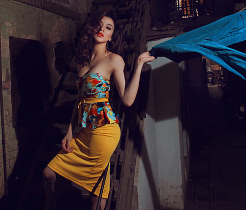 Trang Nhung,tuyết lê,ngực,vòng một,khoe,lộ,vòng 1,thời trang,váy,dạ hội,trang phục,nội y,bán dâm,gái bao,gái gọi