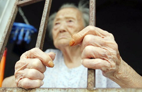 vụ án,con trai,xã hội đen,đánh đập mẹ,bạo hành gia đình