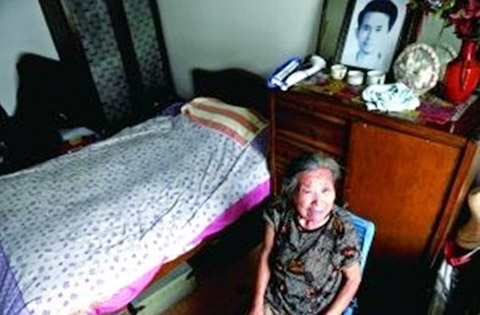 vụ án,con trai,xã hội đen,đánh đập mẹ,bạo hành gia đình