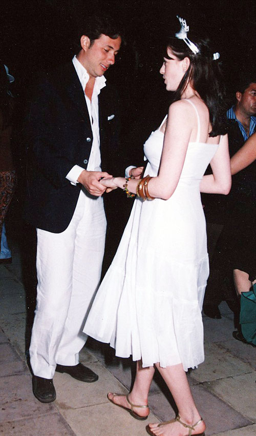 Anna Hathaway,Raffaello Follieri