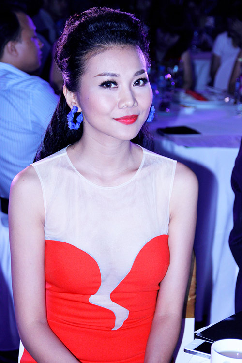 Thanh Hằng,người mẫu,siêu mẫu,người đẹp,diễn,catwalk,thời trang,váy,xẻ,diễn viên,cafe,chuẩn men,taxi