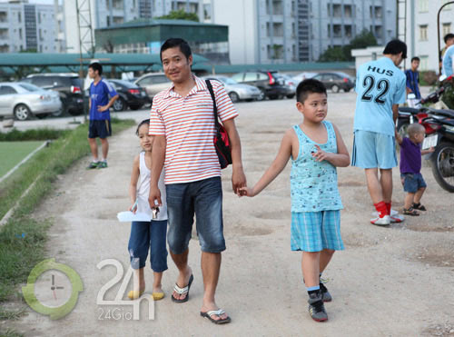 Hồng Sơn,danh thủ,cầu thủ,Thể Công,công chúa,thi đấu bóng đá,Trung tá,HLV trẻ,đi chợ