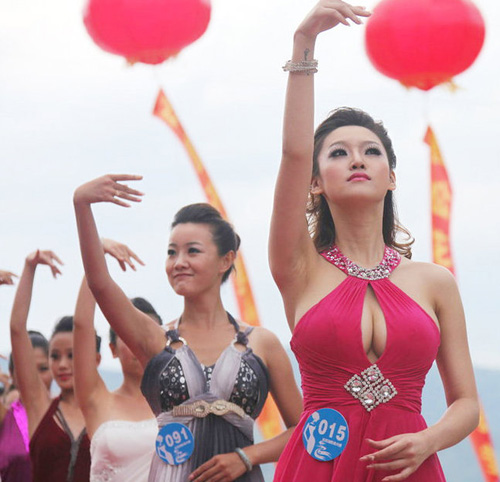 nữ đại sứ du lịch,lý gia hân,bản sao lâm chí linh,Ngô Mỹ Tuyền