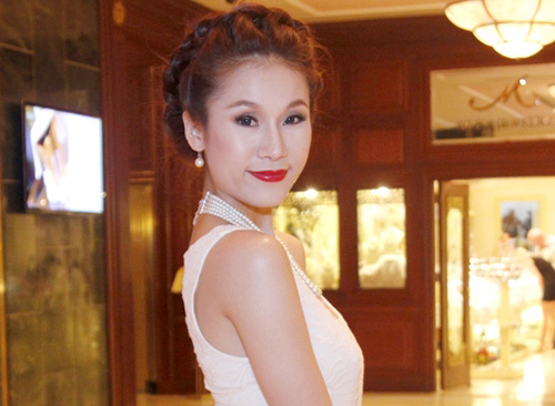 Người đẹp việt,kính giãn tròng,mai phương thúy,thái hà,võ hoàng yến