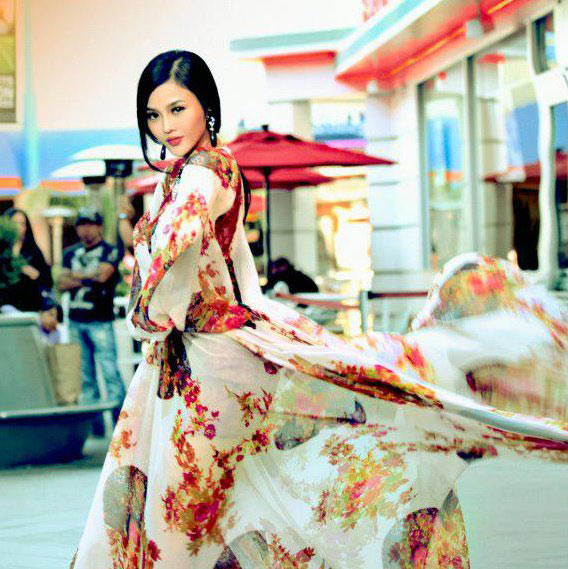 Hoa hậu,Hoa hậu người Việt hoàn cầu 2012,Julia Hồ
