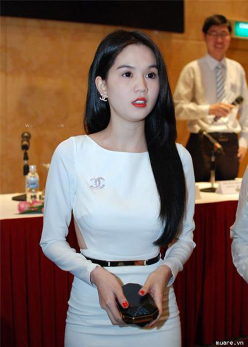 Ngọc Trinh,nữ hoàng nội y,người mẫu,phụ kiện