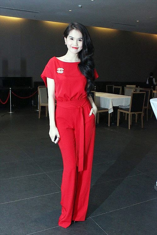 Ngọc Trinh,nữ hoàng nội y,người mẫu,phụ kiện