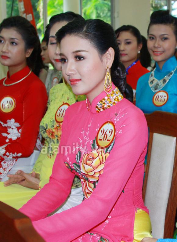 Hoa hậu,Hoa hậu Việt Nam 2012,Lý nhã kỳ,bản sao lý nhã kỳ