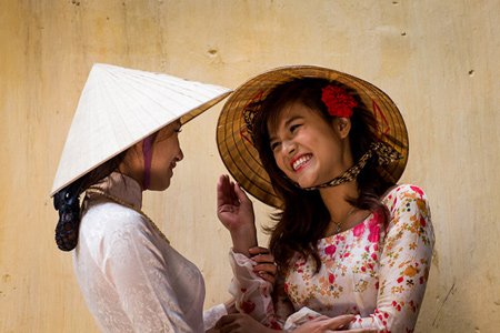 giới trẻ,thiếu nữ việt,áo dài dân tộc