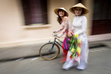 giới trẻ,thiếu nữ việt,áo dài dân tộc