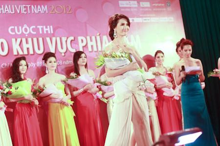 Hoa hậu,Hoa hậu Việt Nam 2012,Giải Vàng Siêu mẫu 2011,Vương Thu Phương