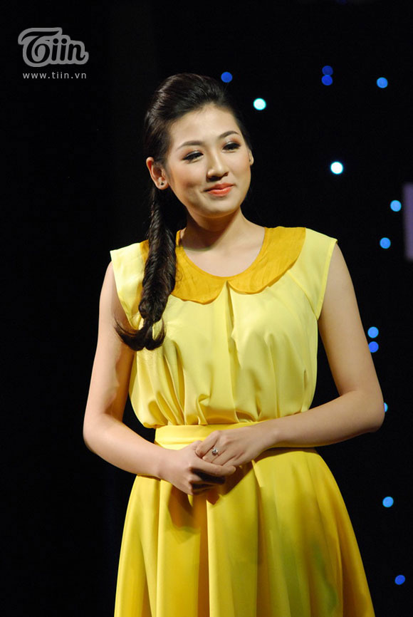 Á hậu Dương Tú Anh,Hoa hậu Việt Nam 2012