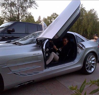 Kim Kardashian,kim siêu vòng ba