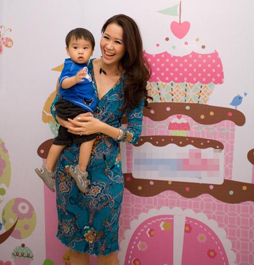 Sao việt,Jennifer Phạm,Đặng Thu Thảo,hoa hậu thu thủy