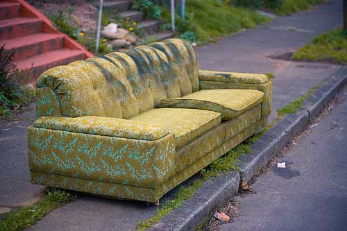 Chuyện lạ,chuyện lạ thế giới,phi thường,kỳ quặc,sex với ghế sofa