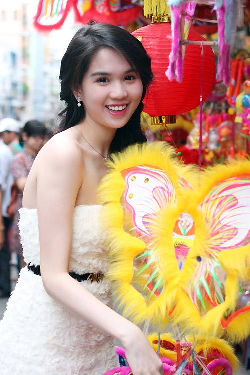Ngọc Trinh,nữ hoàng nội y,người mẫu,Trung Thu