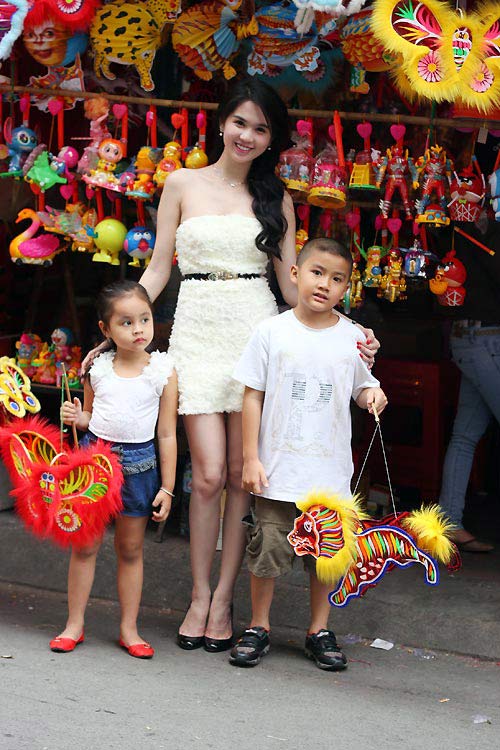 Ngọc Trinh,nữ hoàng nội y,người mẫu,Trung Thu