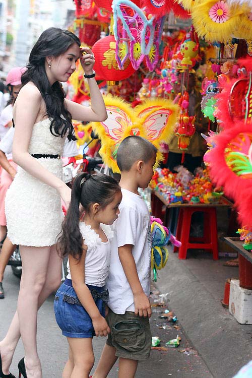 Ngọc Trinh,nữ hoàng nội y,người mẫu,Trung Thu