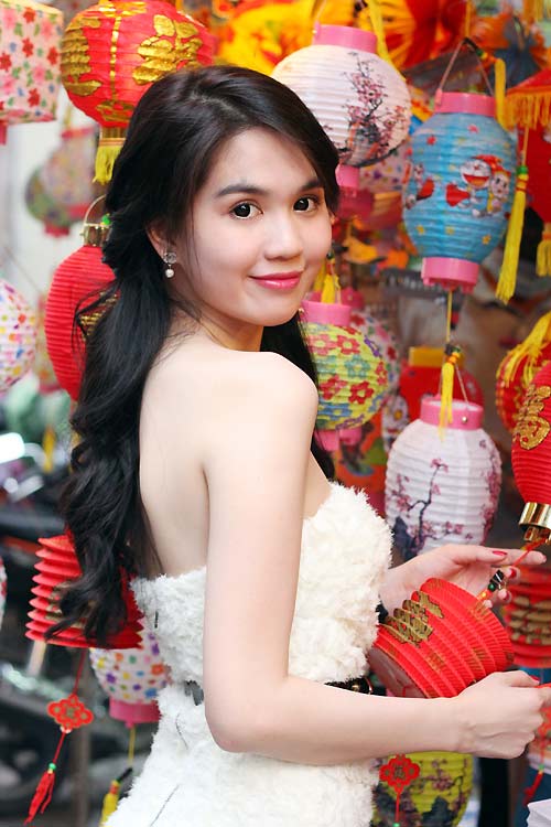 Ngọc Trinh,nữ hoàng nội y,người mẫu,Trung Thu