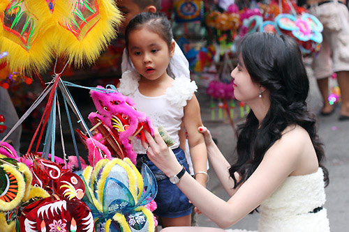 Ngọc Trinh,nữ hoàng nội y,người mẫu,Trung Thu