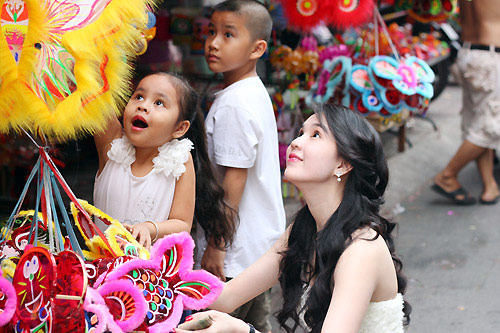 Ngọc Trinh,nữ hoàng nội y,người mẫu,Trung Thu