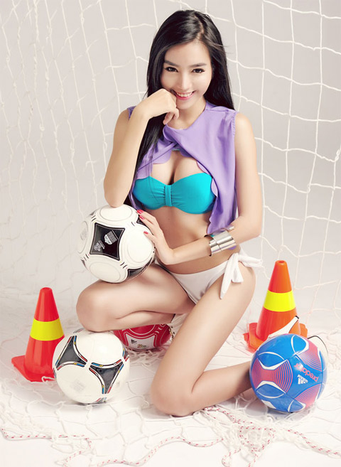 Elly Trần,Hot girl