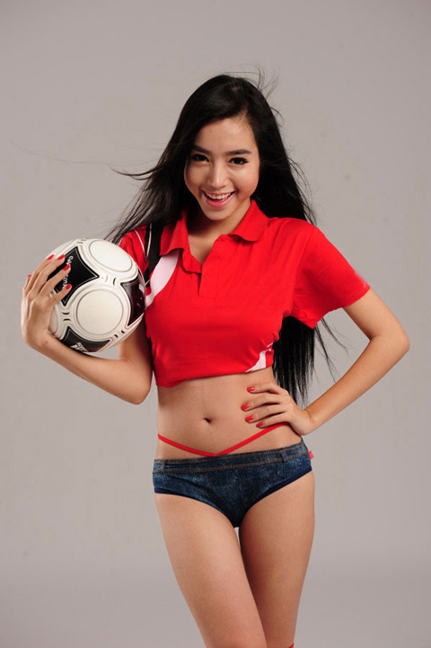 Elly Trần,Hot girl