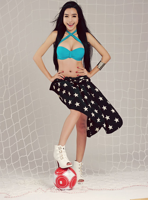Elly Trần,Hot girl