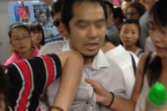 Bệnh hoạn,chụp lén,chụp lén quấn lót thiếu nữ