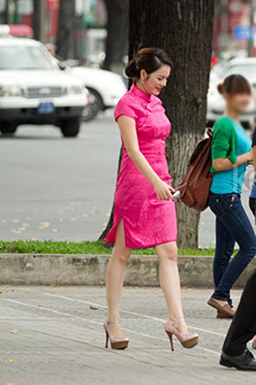 Lỹ nhã kỳ,đại sứ du lịch việt nam,áo sườn xám