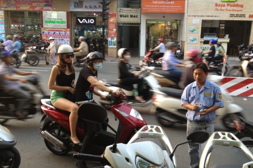 andrea,thiên bảo,sao ăn gì,cùng trai lạ
