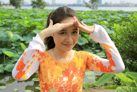 Bùi Hồng Nhung,Miss Thân Thiện,Hoa khôi Ngoại giao 2012