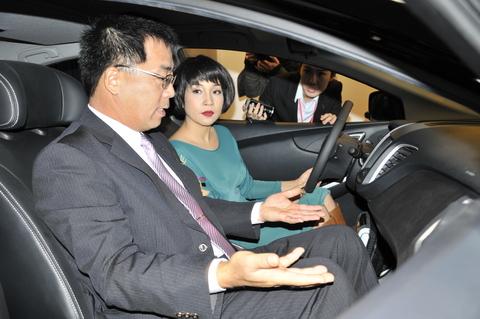 Mỹ Linh,Diva Mỹ Linh,Xe Luxgen