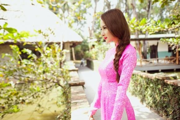 Angela Phương Trinh,Hương Giang Idol