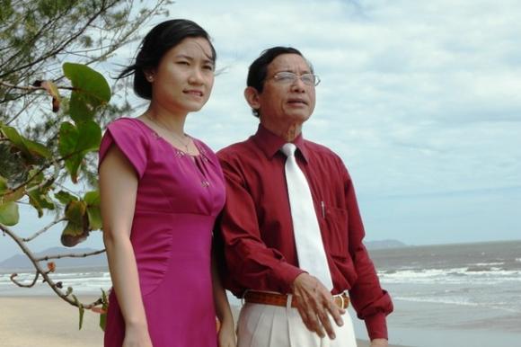 Những bóng hồng xinh đẹp phía sau đại gia Việt 9