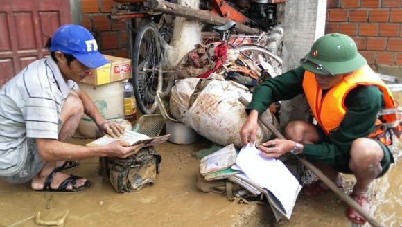 Quảng Bình,nước lũ,tốc mái,nhà chìm trong nước lũ