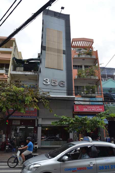 Tụ điểm ăn chơi,Nhân viên nhà hàng,Tiếp viên nhà hàng,Tiếp viên khêu gợi