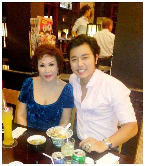 Vũ Hoàng Việt, Yvonne Thúy Hoàng