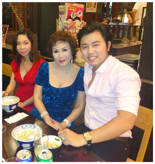 Vũ Hoàng Việt, Yvonne Thúy Hoàng