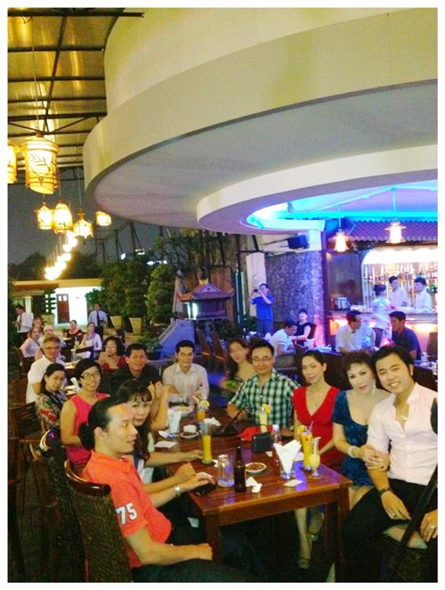 Vũ Hoàng Việt, Yvonne Thúy Hoàng