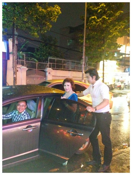 Vũ Hoàng Việt, Yvonne Thúy Hoàng
