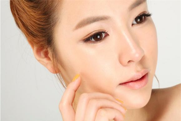 che phủ,kem nền,làn da,mê mẩn,nền bóng,ngờ đâu,pha trộn,phủ tối