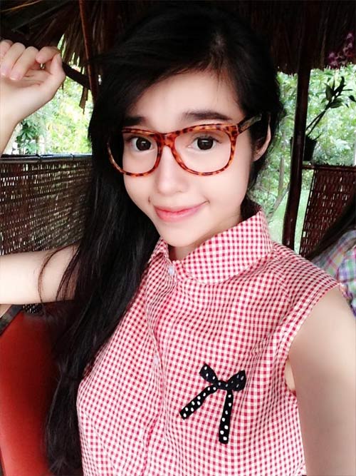 Elly Trần,Elly Trần phẫu thuật thẩm mỹ,Hot girl Việt