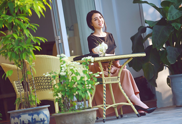 Bella Nguyễn,Hot teen Hà Thành