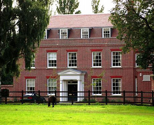 Cung điện Beckingham Palace,David Beckham,Victoria Beckham
