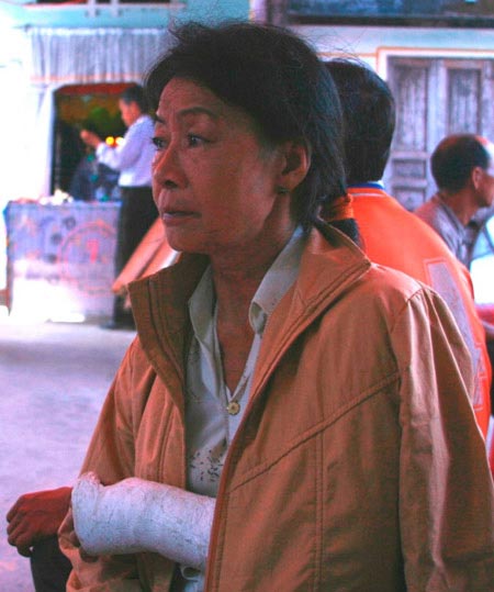 Chồng giết vợ,Mâu thuẫn gia đình,Chồng đâm chết vợ,Đâm chết vợ giữa đường