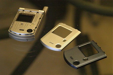 LG Migo,LG Voyager,Motorola ROKR,Motorola Flipout,Motorola Kin,Firefly, Pantech C300,Motorola Pebl