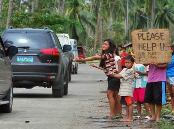 trẻ em Philippines,sau bão,sau bão hải yến,cái đói,cái khát