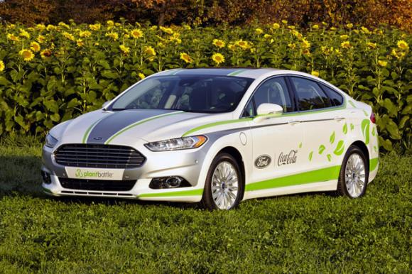 PlantBottle,Coca-Cola,ghế,tựa đầu,ốp cửa,nóc xe,rèm chắn nắng trong Ford Fusion
