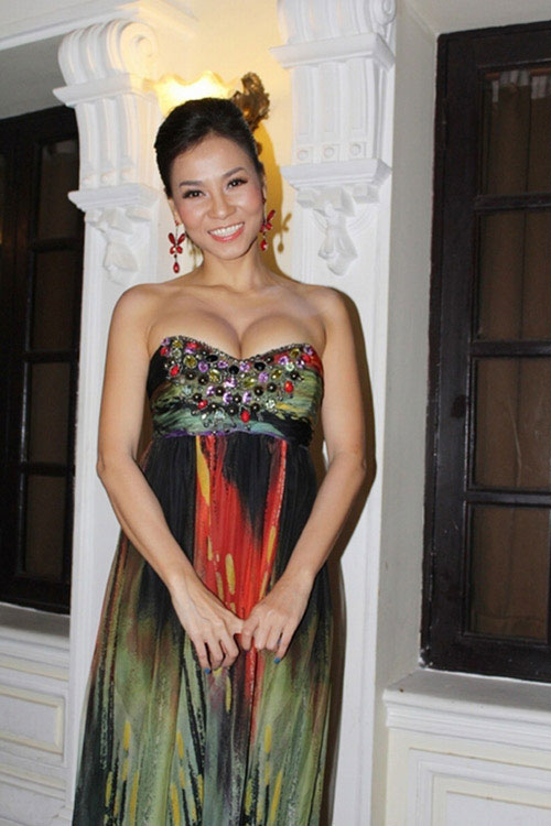 Thời trang sao việt,Mỹ nhân việt,Hoàng Yến,Elly Trần,Thu Minh